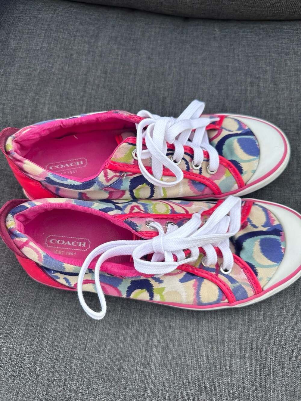 8.5 Coach Barrett Signature Poppy Print Low Top Sneakers - Picture 2 of 9